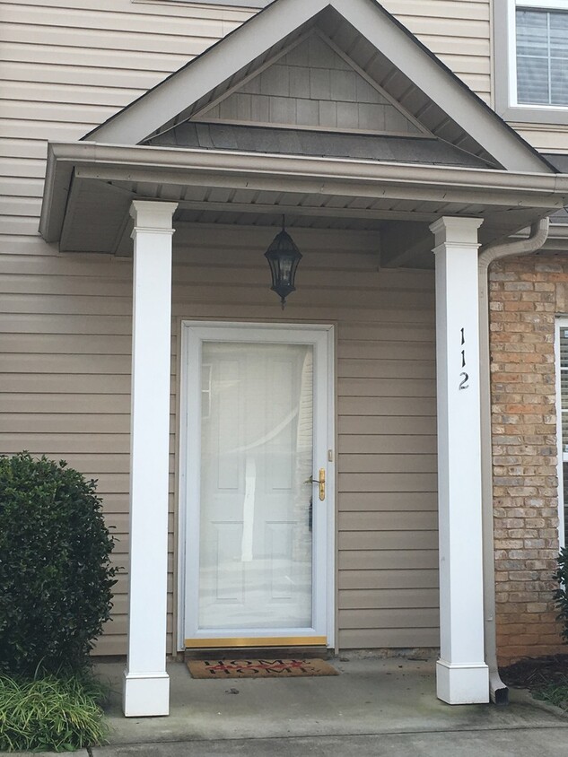 Primary Photo - Cute 2 bedroom townhouse near Furman and C...