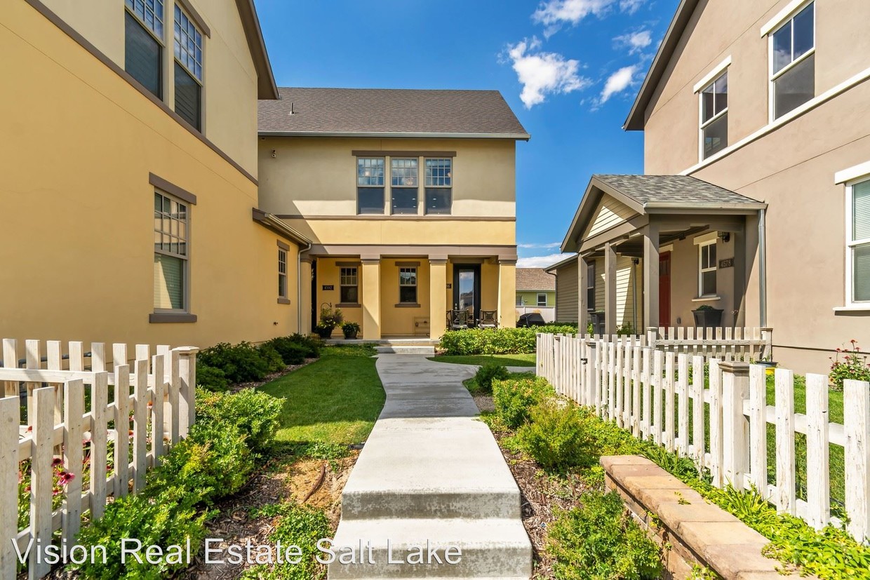 Primary Photo - 2 br, 2 bath House - 4586 W Crosswater Rd