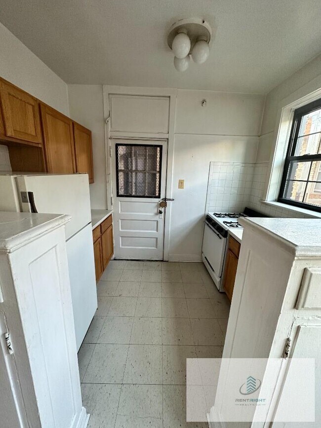 Foto del edificio - 5018 N Lincoln Ave