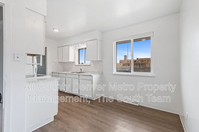 Foto del edificio - 5579 S Delaware St