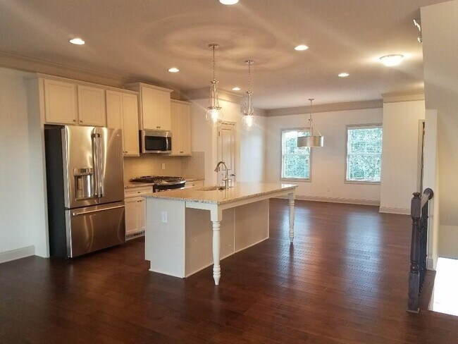 Foto del edificio - 1450 Baygreen Rd