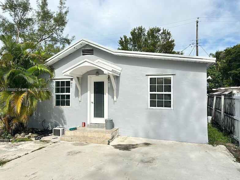 Photo - 1721 McKinley St