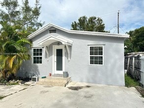 Building Photo - 1721 McKinley St