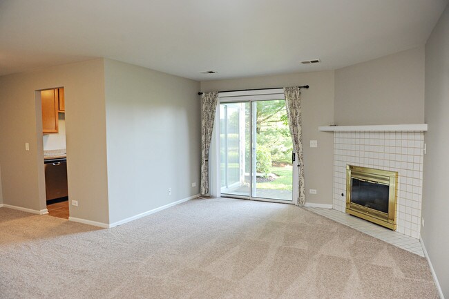 Building Photo - 2458 Charleston Dr