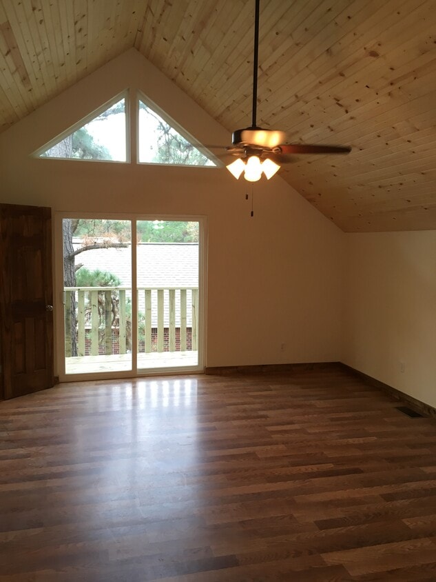 The upper master suite with deck - 117 S Kaupo Dr