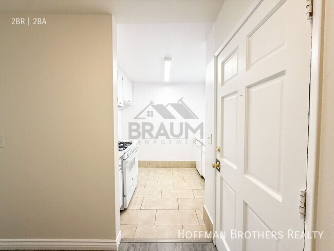 Foto del edificio - 14257 Friar St