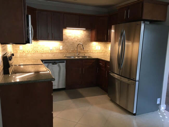 Foto del edificio - 2506 Roblar Ln