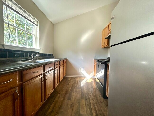 Building Photo - 740 Mistral Way