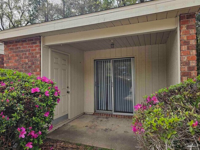 Foto del edificio - 6288 Hamilton Bridge Rd