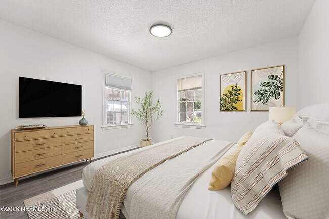 Foto del edificio - 3142 3rd St Cir S