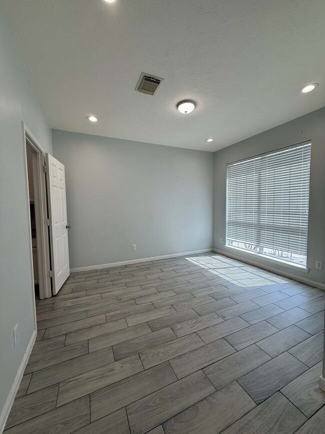 Foto del edificio - 13814 Bink Ct