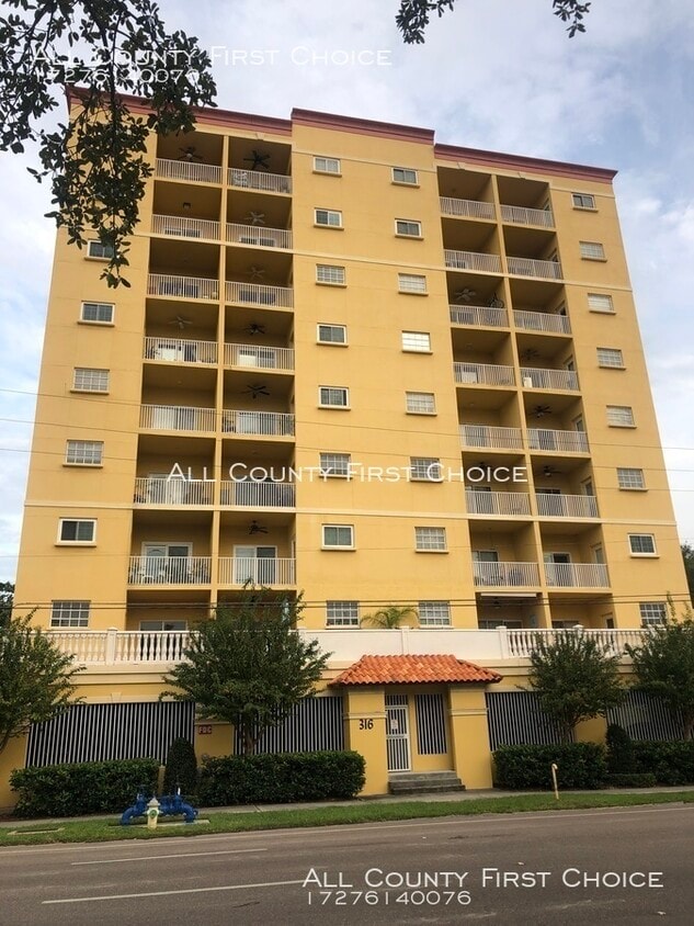 Primary Photo - Downtown 2 bedroom with views