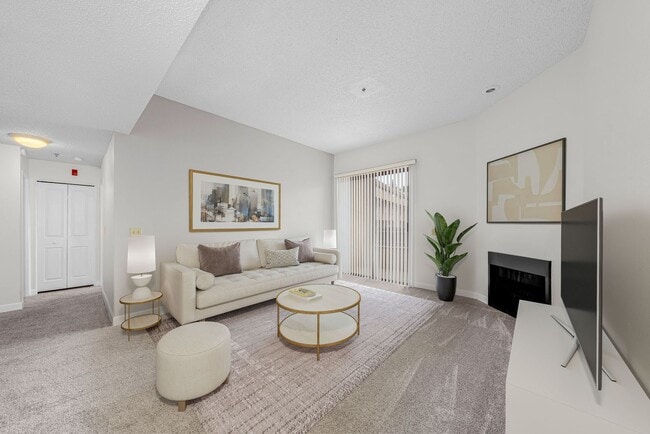 Interior Photo - Diplomat Apartments