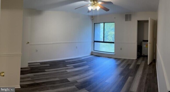 Foto del edificio - 908 Timber Creek Rd