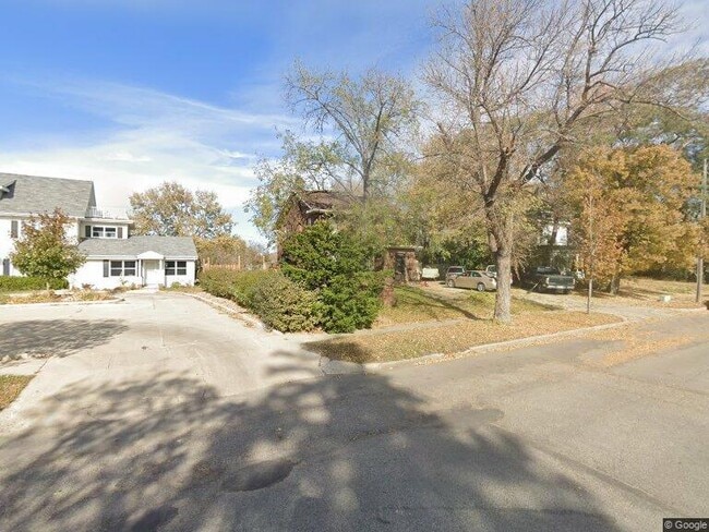 Building Photo - 117 Litchfield Ave SE