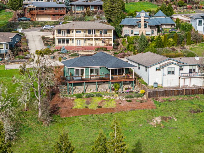 Foto del edificio - 530 Sunridge Ln