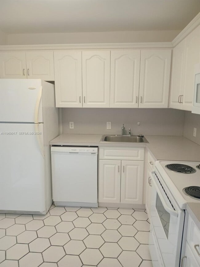 Foto del edificio - 20400 W Country Club Dr