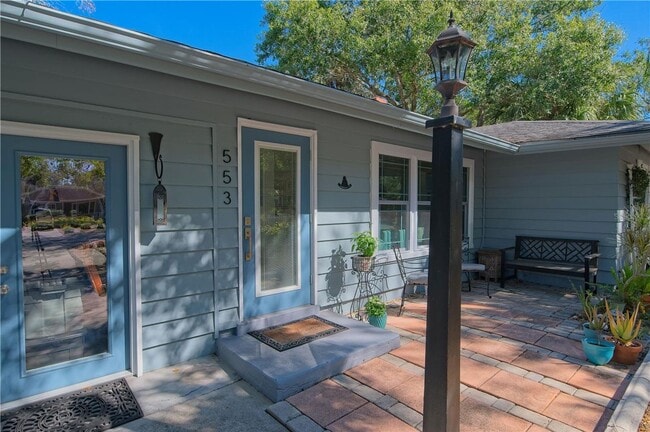 Building Photo - Annual unfurnished 2 bed /1 bath house ava...