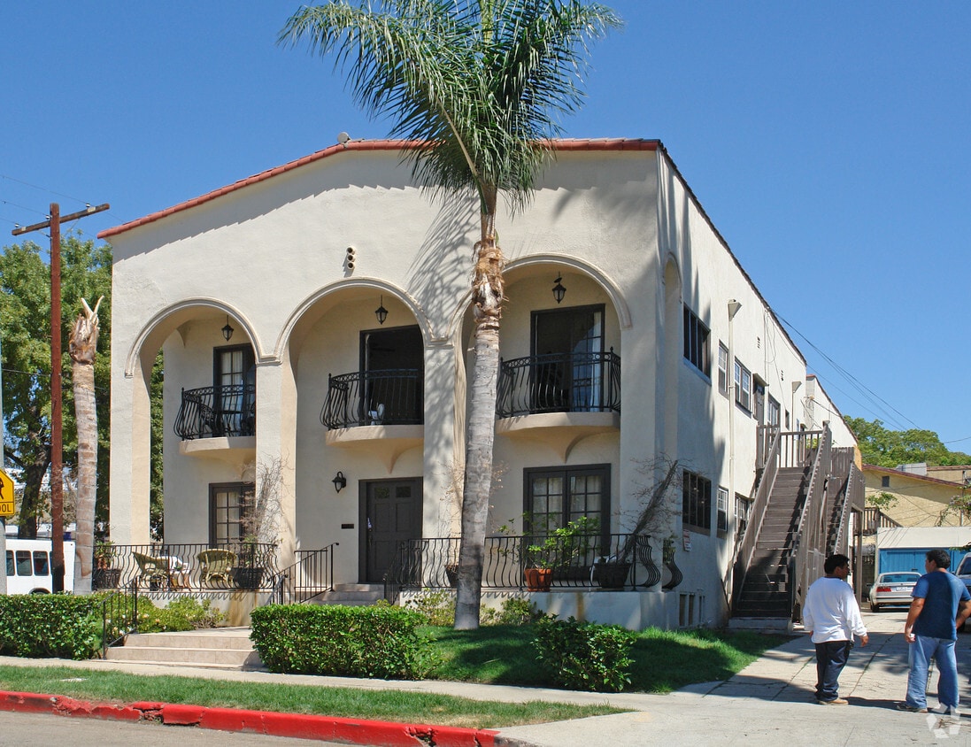 974 S Catalina Street - 854 N Edinburgh Ave