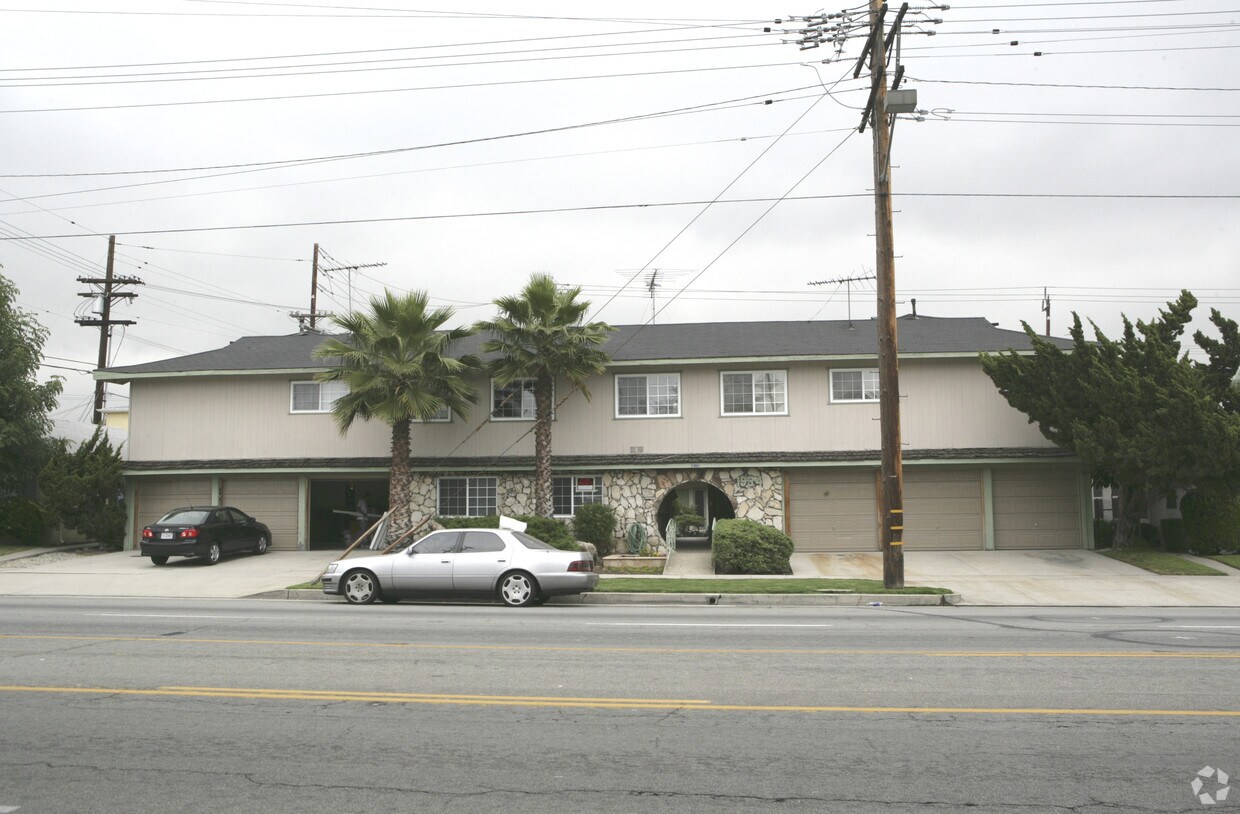 Building Photo - 1934 Hollywood Way