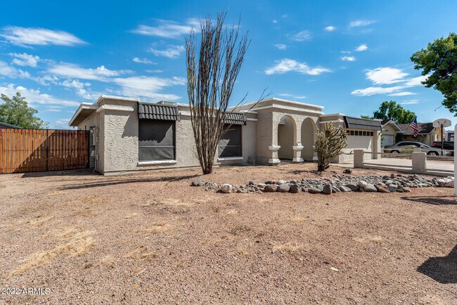 Building Photo - 11207 N 49th Dr