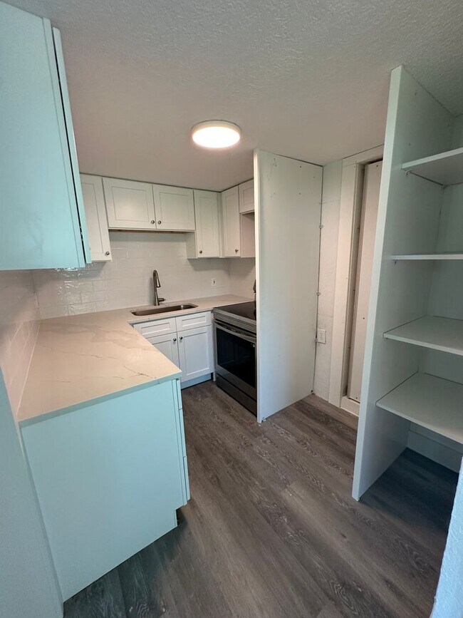 Foto del edificio - 4 bedroom 3 Bath 2- Car Garage