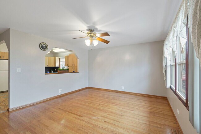 Foto del edificio - 933 Ridge Ave