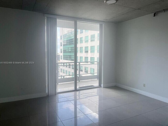 Building Photo - 690 SW 1st Ct