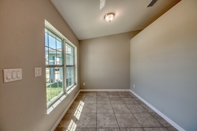 Foto del edificio - 3018-3020 SW 15th Pl
