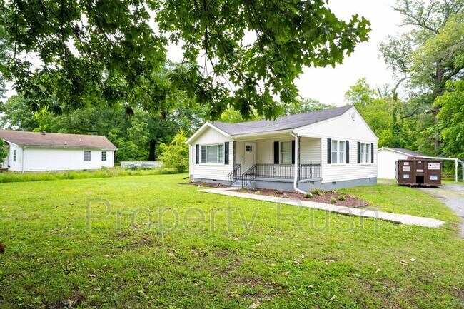 Foto del edificio - 1524 Happy Valley Rd.