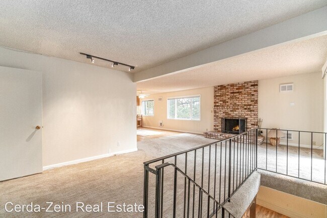 Foto del edificio - 3 br, 3 bath House - 6225 Leona St.