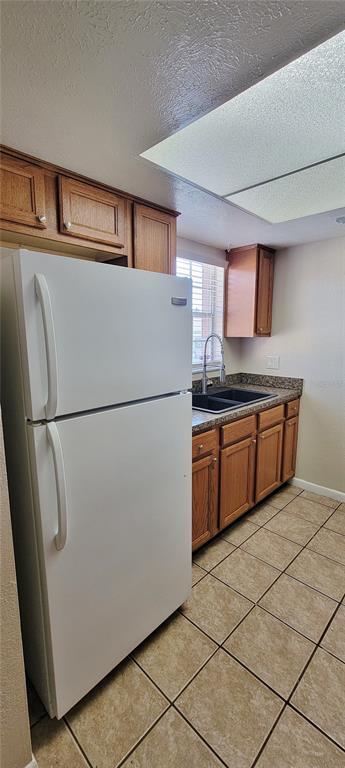 Foto del edificio - 9542 Lake Park Dr