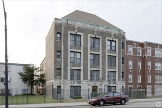 Building Photo - 158 N Central Ave