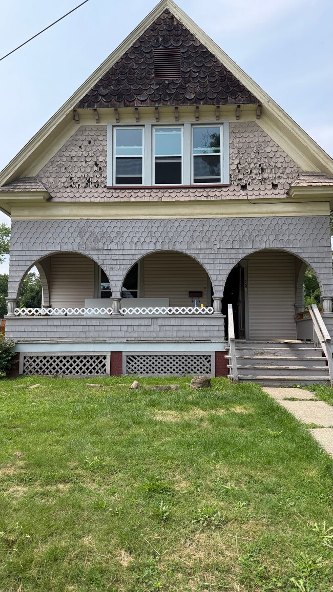 Building Photo - 568 Lafayette Ave