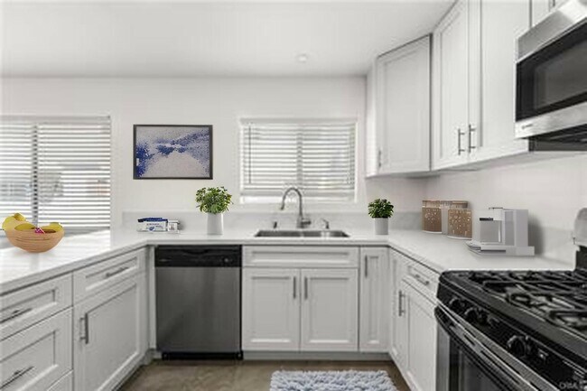 Foto del edificio - 12390 Chandler Blvd