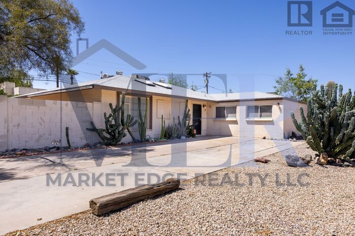 Primary Photo - 3Bed/2Bath House at 19th/Camelback! $1599 ...