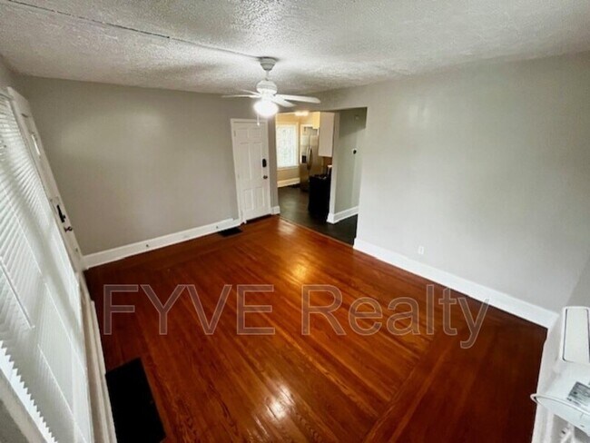 Foto del edificio - 2123 Highland Ave