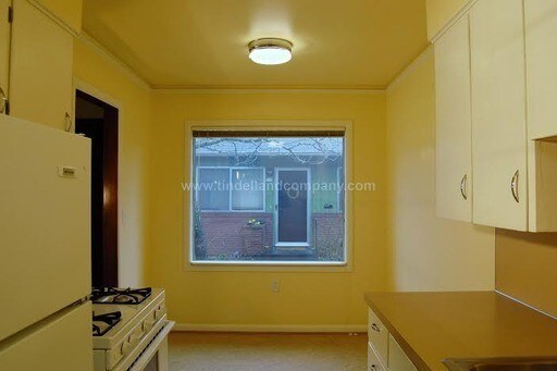 Building Photo - 507 NE 78th Ave