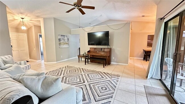 Foto del edificio - 790 Pine Shores Cir
