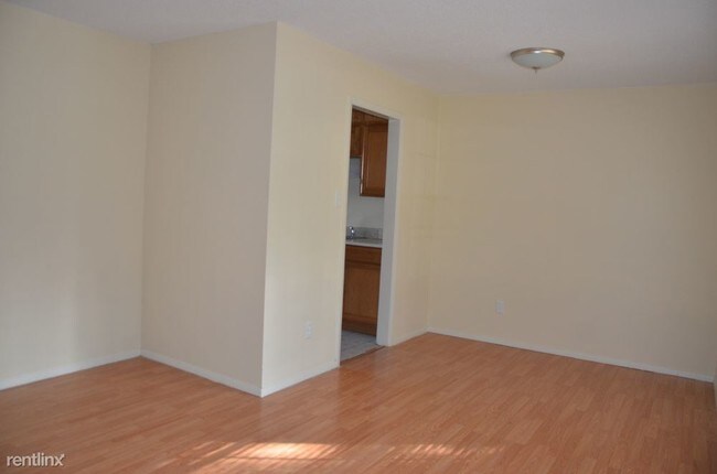 Building Photo - 3 br, 1.5 bath House - 114 Brentwood Blvd