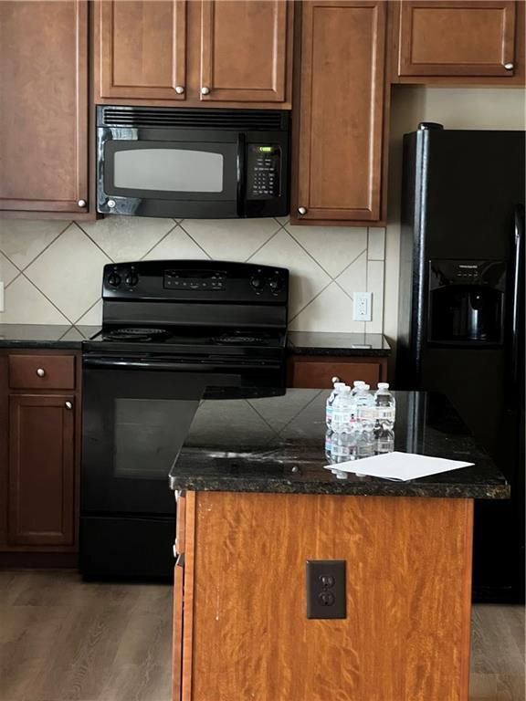 Foto del edificio - 3702 Brockenhurst Dr