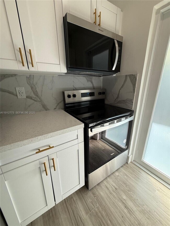 Foto del edificio - 1936 Normandy Dr