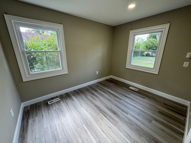 Building Photo - Willingsboro 4 Bedroom House