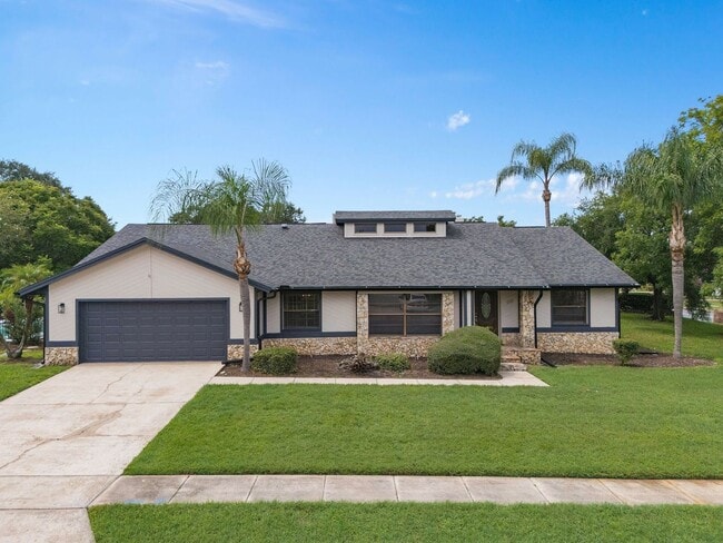 **Recently upgraded 4/2 pool home in Longw... - **Recently upgraded 4/2 pool home in Longw...