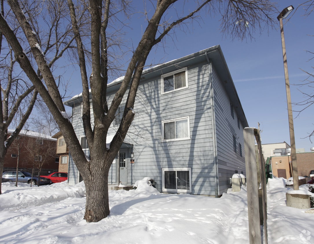 Building Photo - 1228 E St
