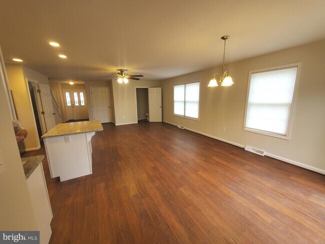 Foto del edificio - 12265 Willow Grove Rd