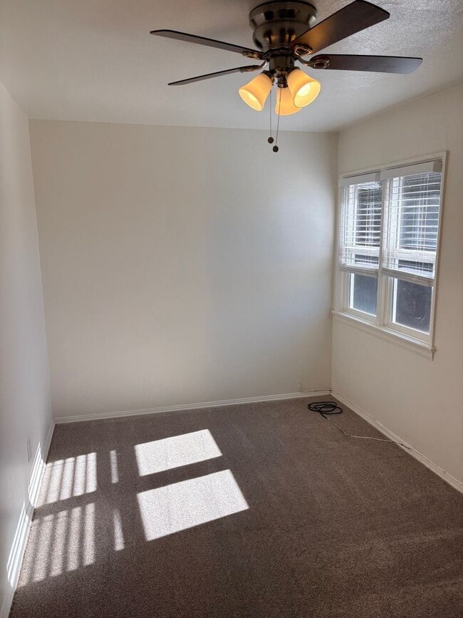 Foto del edificio - 582-582-582-582 McIntosh St