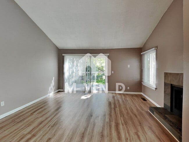 Building Photo - 2336 Roundhouse Rd