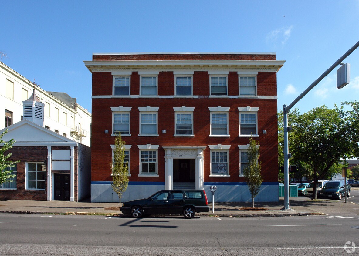 Foto del edificio - 695 Court St NE