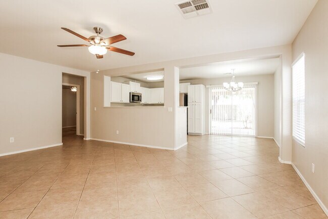 Foto del edificio - 10120 N 116th Ln